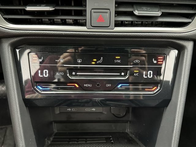 Used 2025 Volkswagen Taos SE AWD/4WD image 19