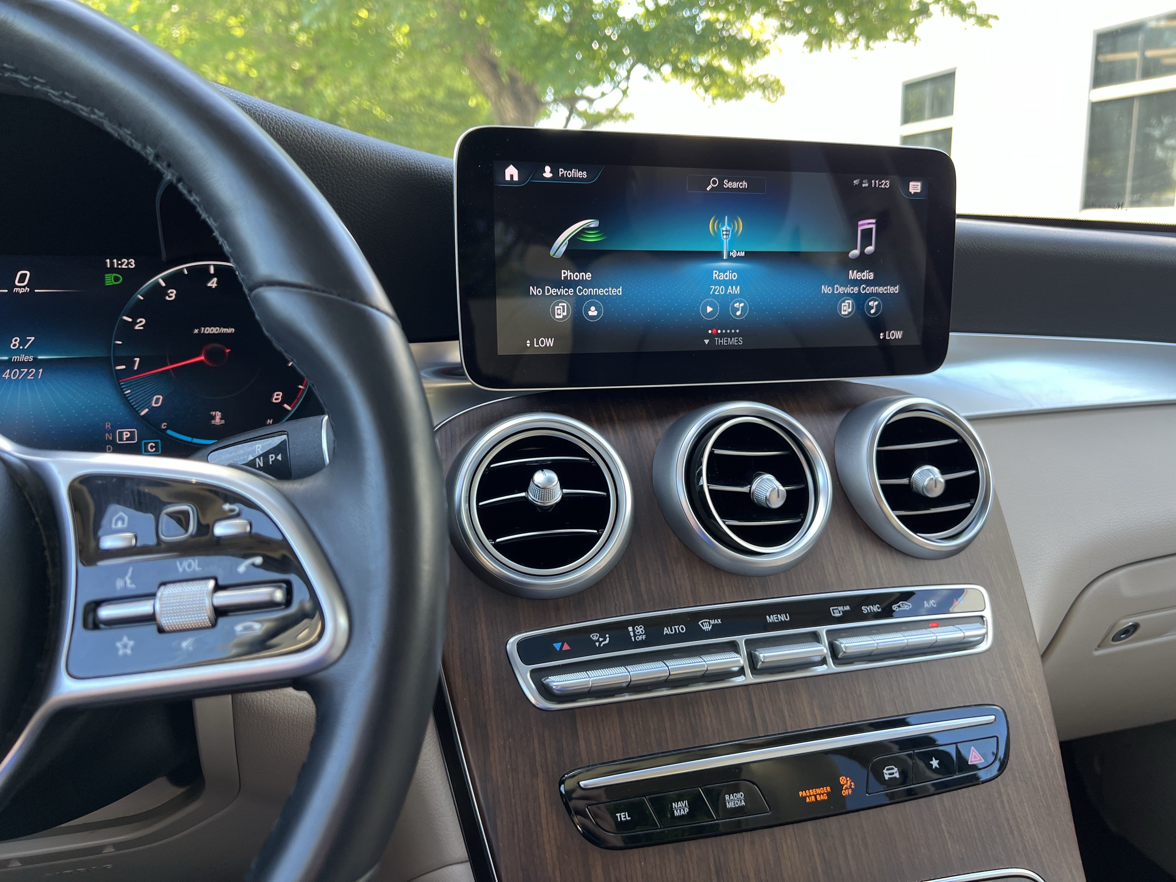 Used 2022 Mercedes-Benz GLC 300 4MATIC w/ Premium Package Lite image 31