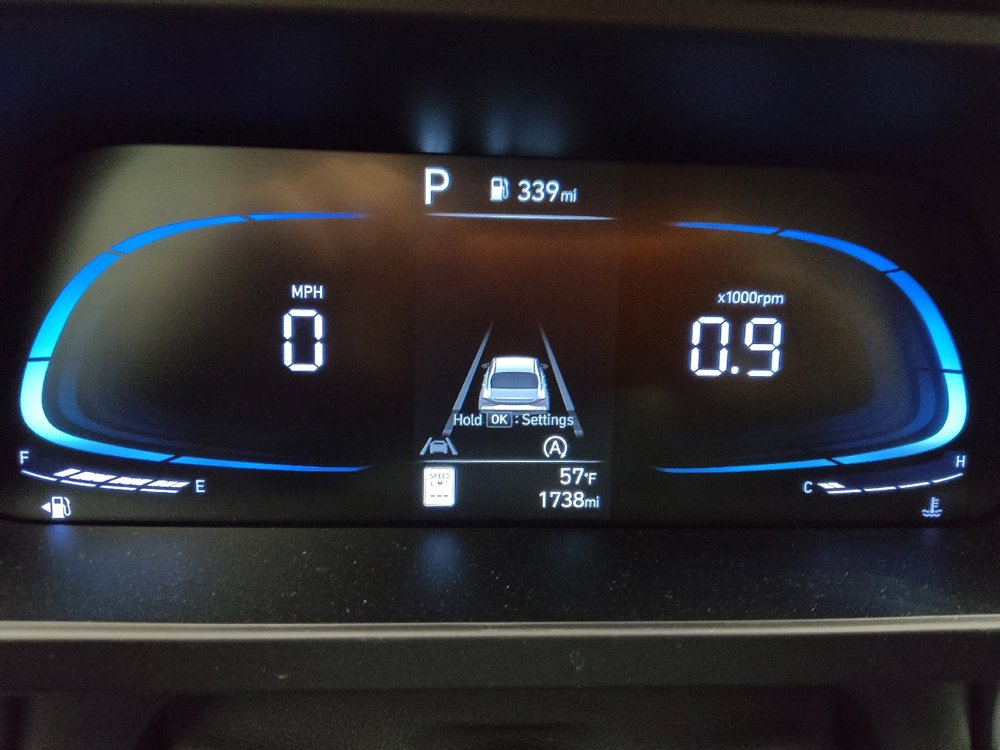 Used 2025 Hyundai Elantra SE image 23