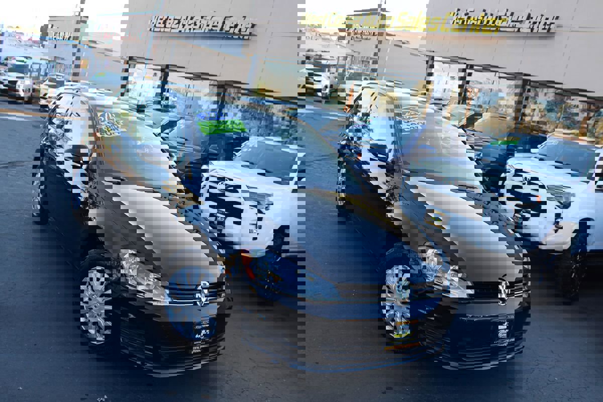 Used 2015 Volkswagen Golf Launch Edition image 32