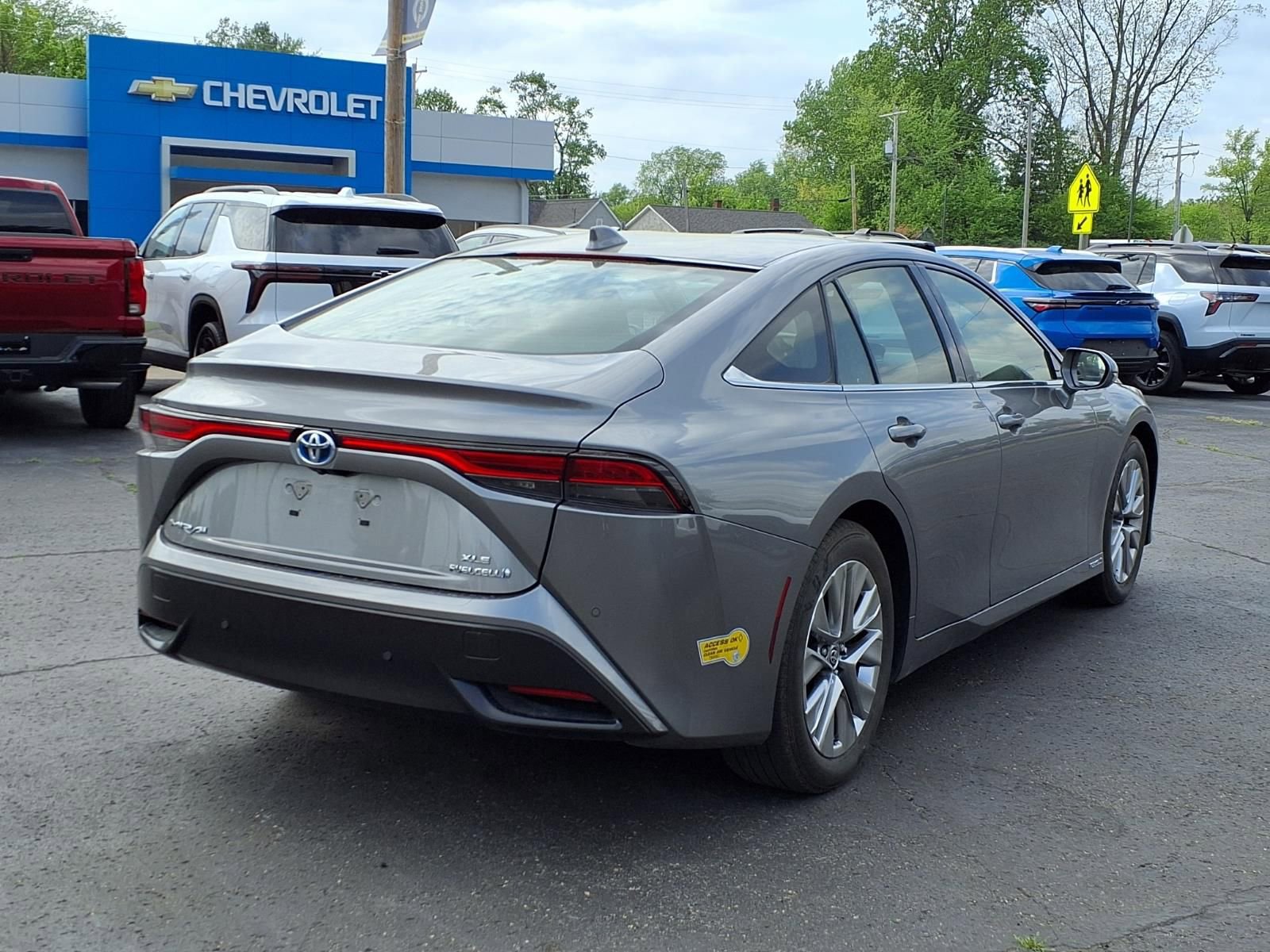 Used 2022 Toyota Mirai XLE w/ Advanced Technology Package image 2