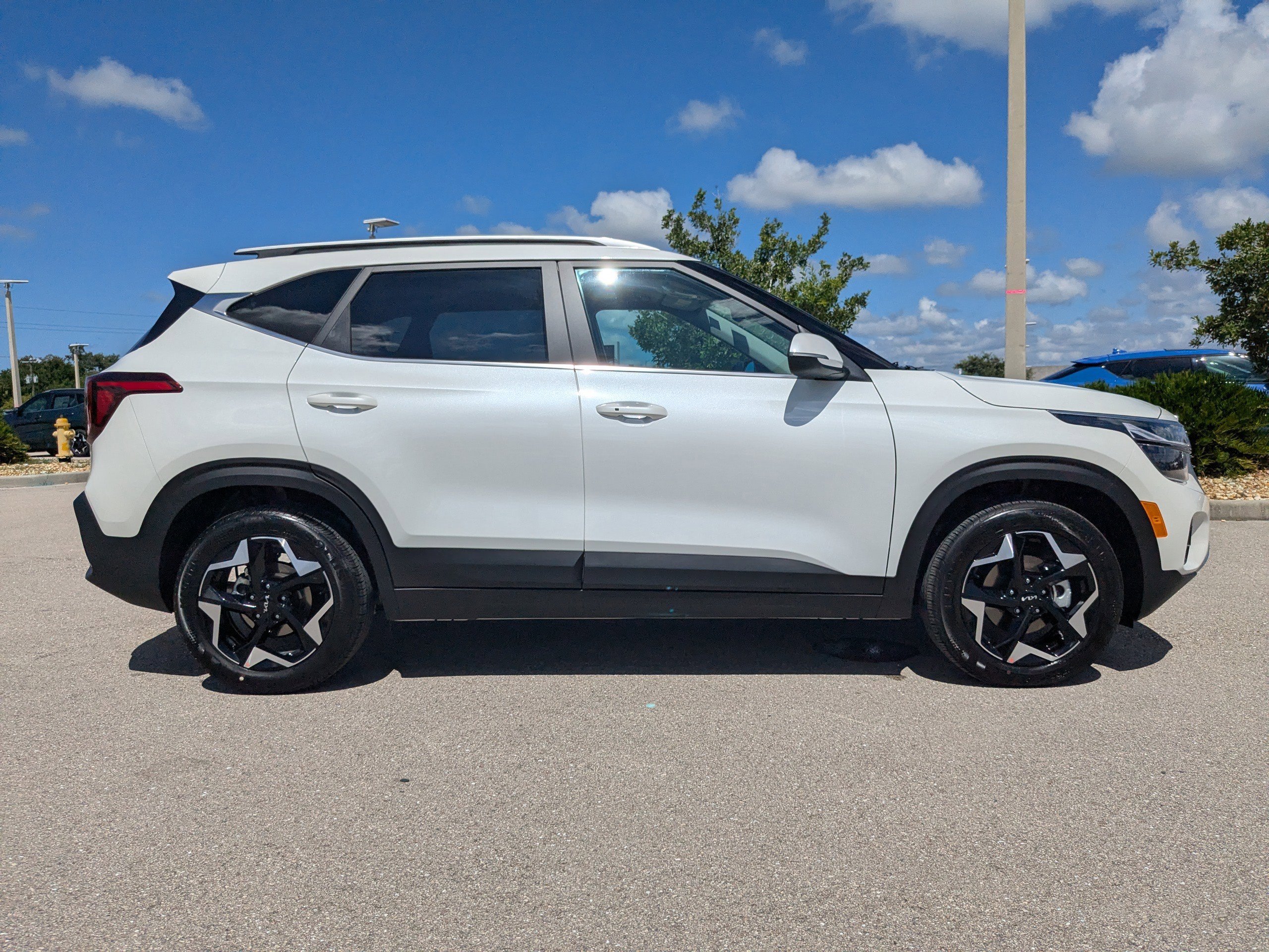 Used 2026 Kia Seltos EX image 4