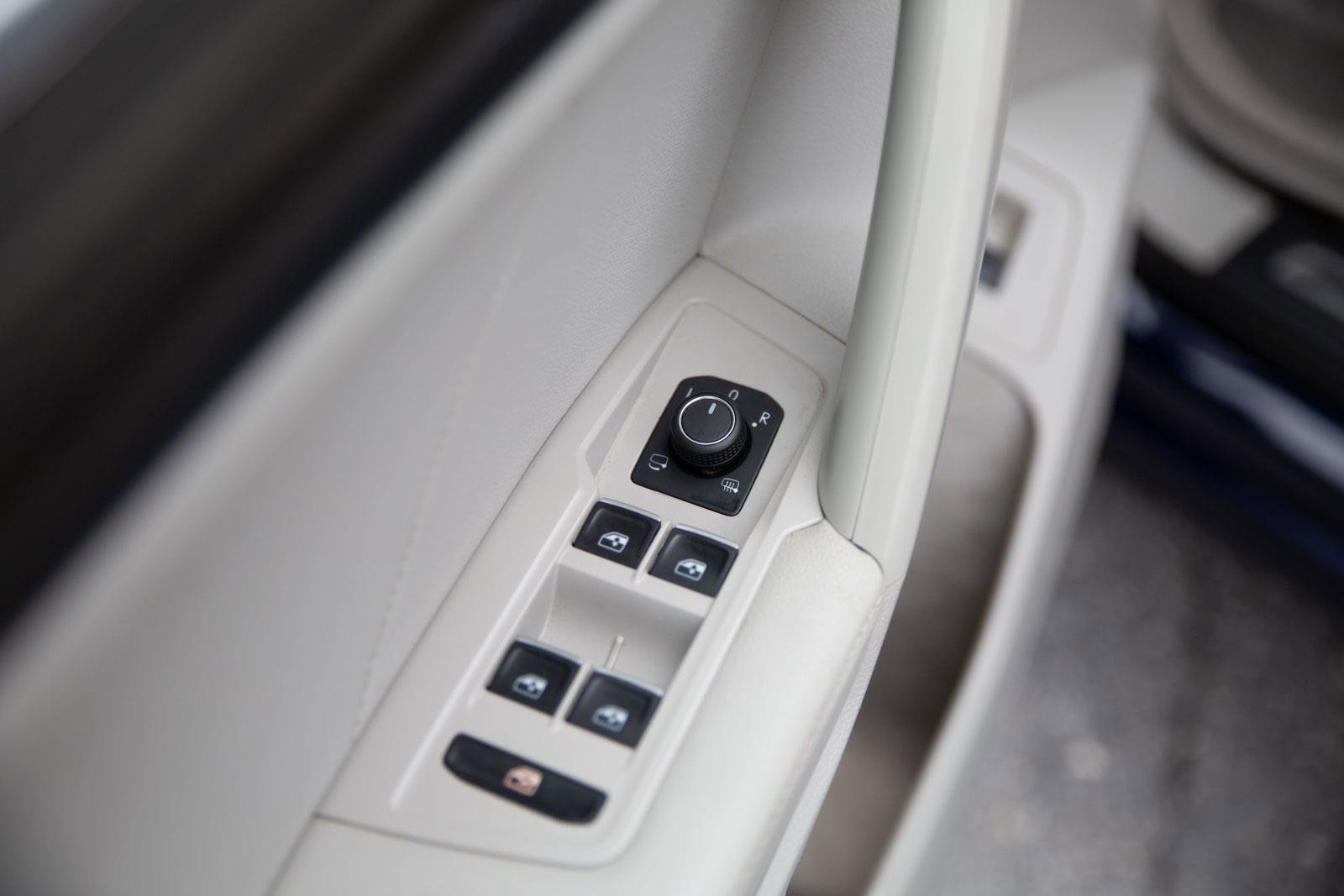 Used 2022 Volkswagen Tiguan SEL R-Line image 20