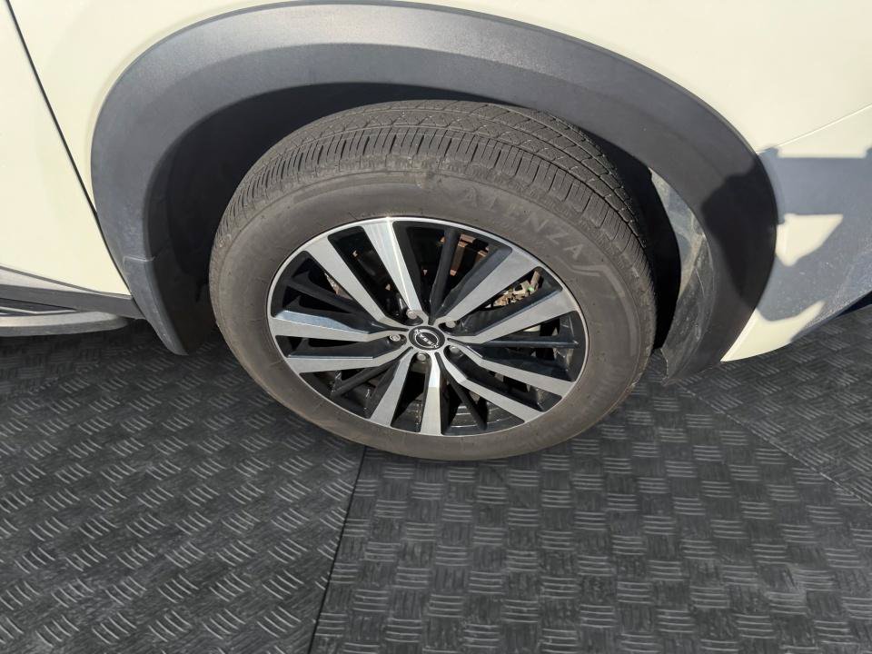 Used 2024 Nissan Pathfinder Platinum w/ Cargo Package AWD/4WD image 25