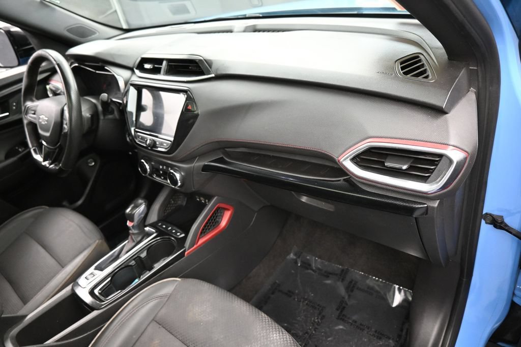 Used 2023 Chevrolet TrailBlazer RS w/ Sun and Liftgate Package FWD image 44
