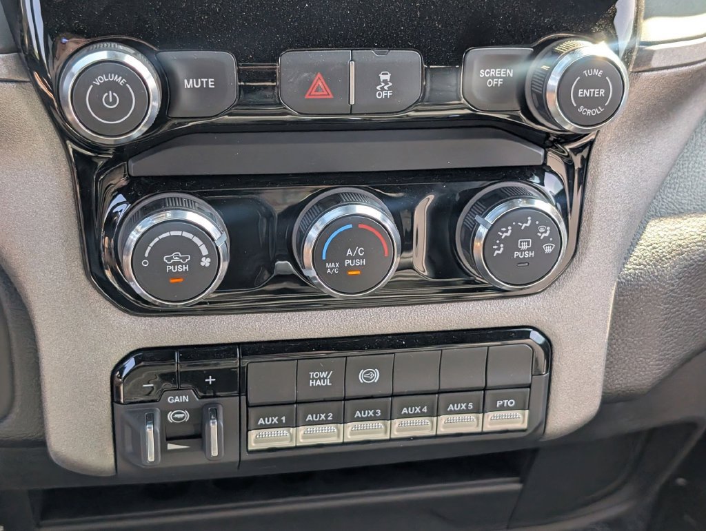 New 2026 RAM 3500 Tradesman w/ Chrome Appearance Group A AWD/4WD image 19