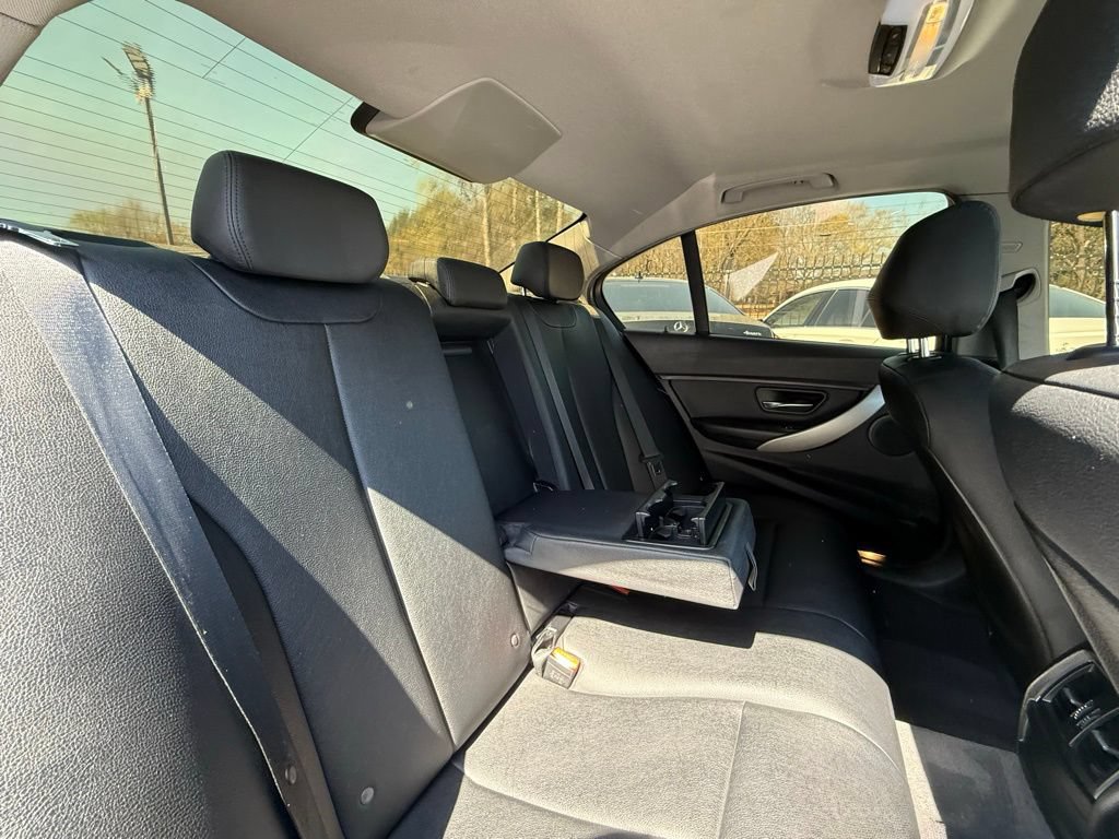 Used 2016 BMW 320i Sedan RWD image 32