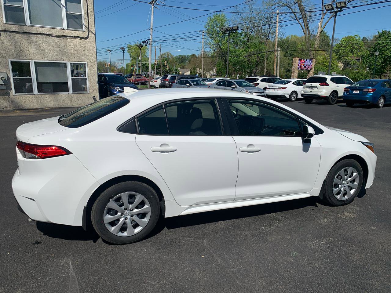 Used 2026 Toyota Corolla LE FWD image 5