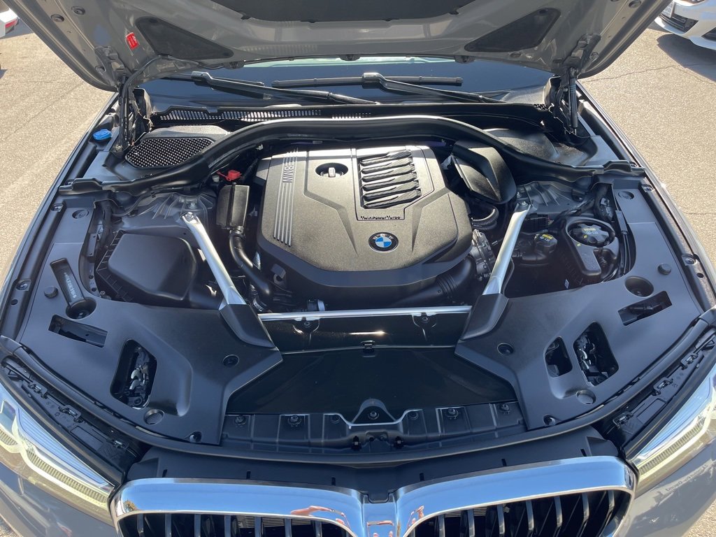 Used 2022 BMW 540i w/ Premium Package image 28