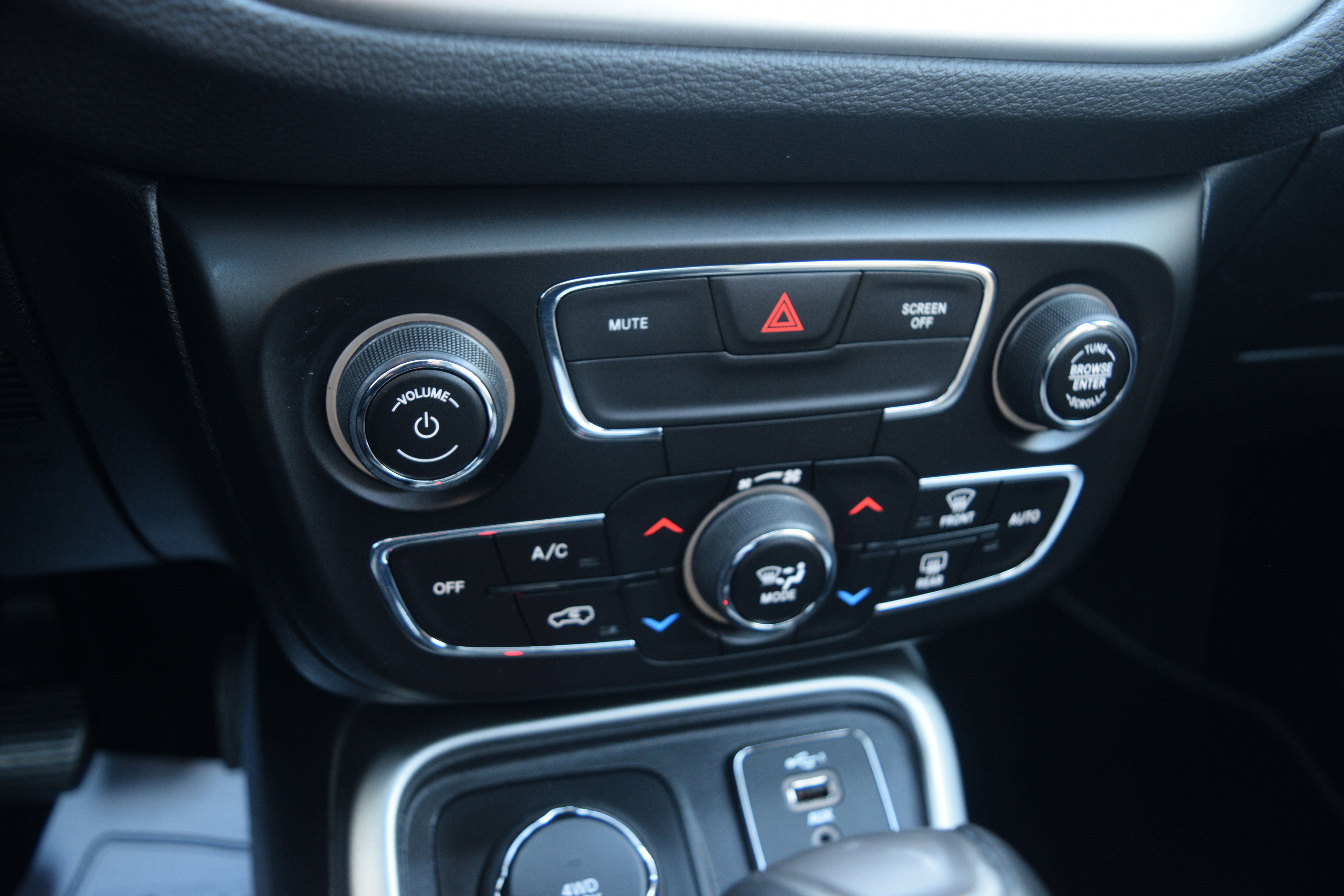 Used 2021 Jeep Compass Latitude w/ Sun and Sound Group image 11