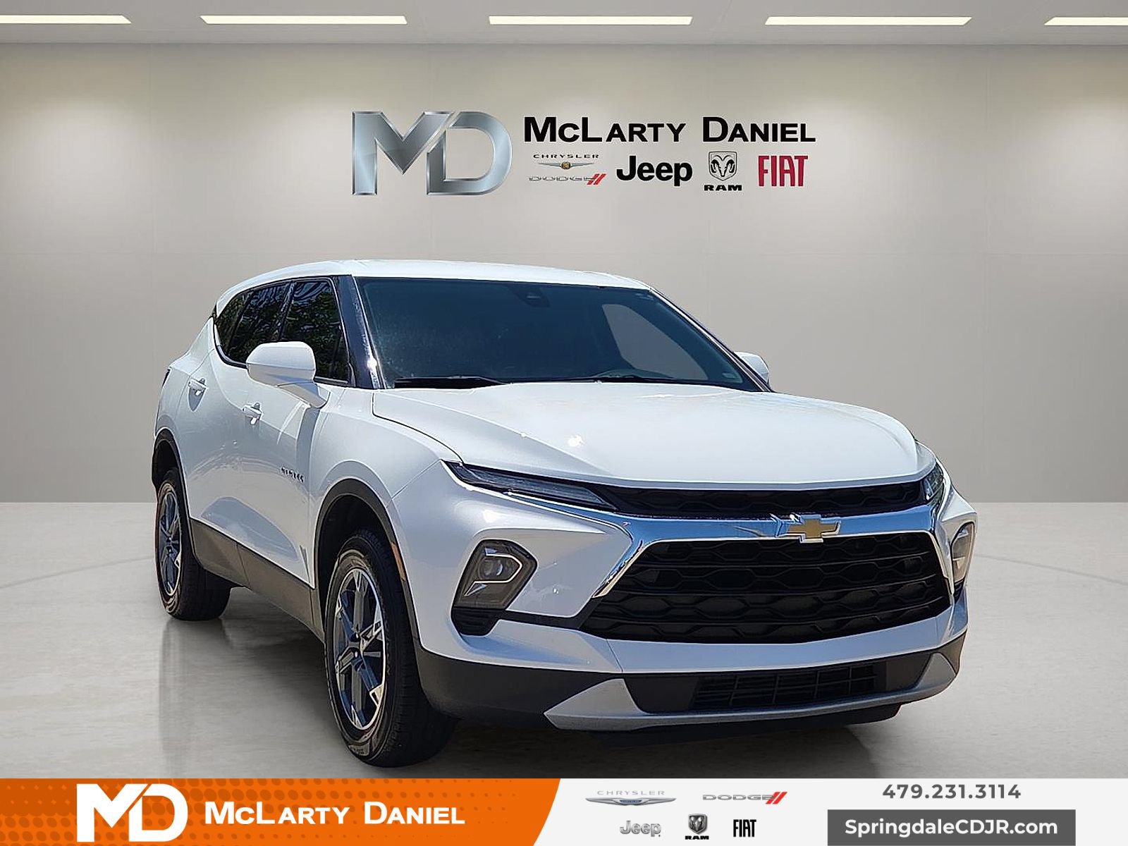 Used 2025 Chevrolet Blazer LT FWD image 1