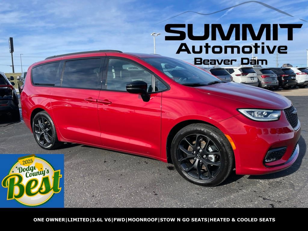 Used 2025 Chrysler Pacifica Limited FWD image 1