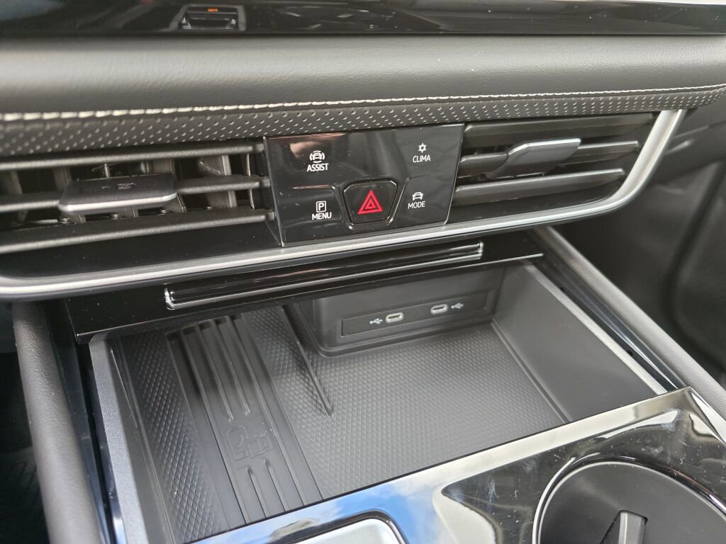 New 2025 Volkswagen Atlas SE image 25