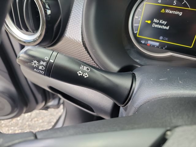 Used 2019 Nissan Kicks SV FWD image 24