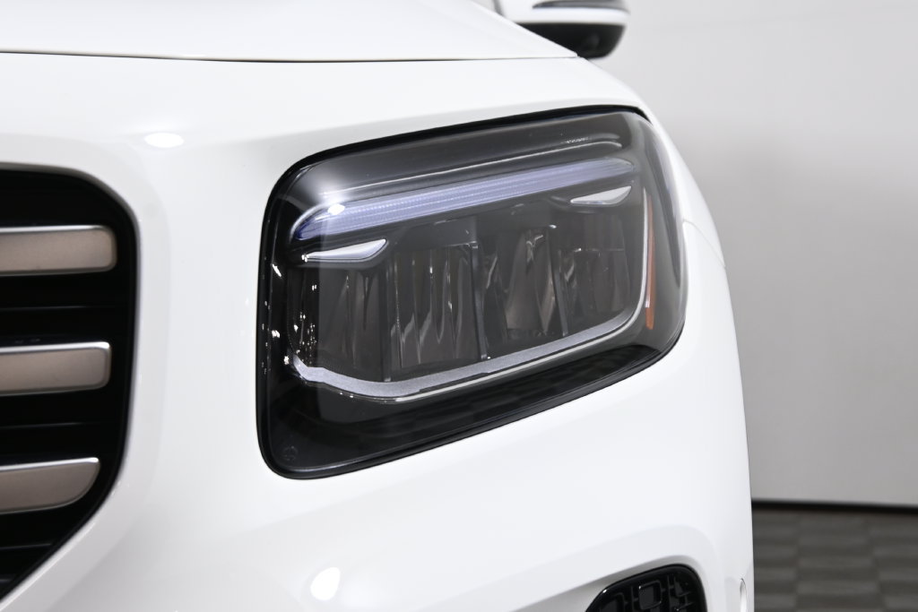 Certified 2026 Mercedes-Benz GLB 250 4MATIC image 11