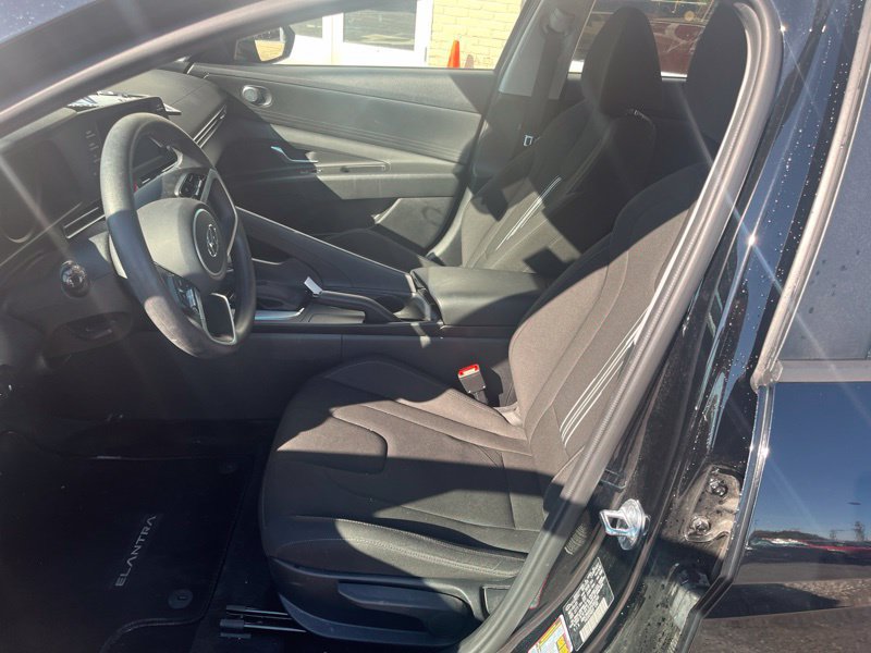 Used 2023 Hyundai Elantra SEL w/ Cargo Package FWD image 9