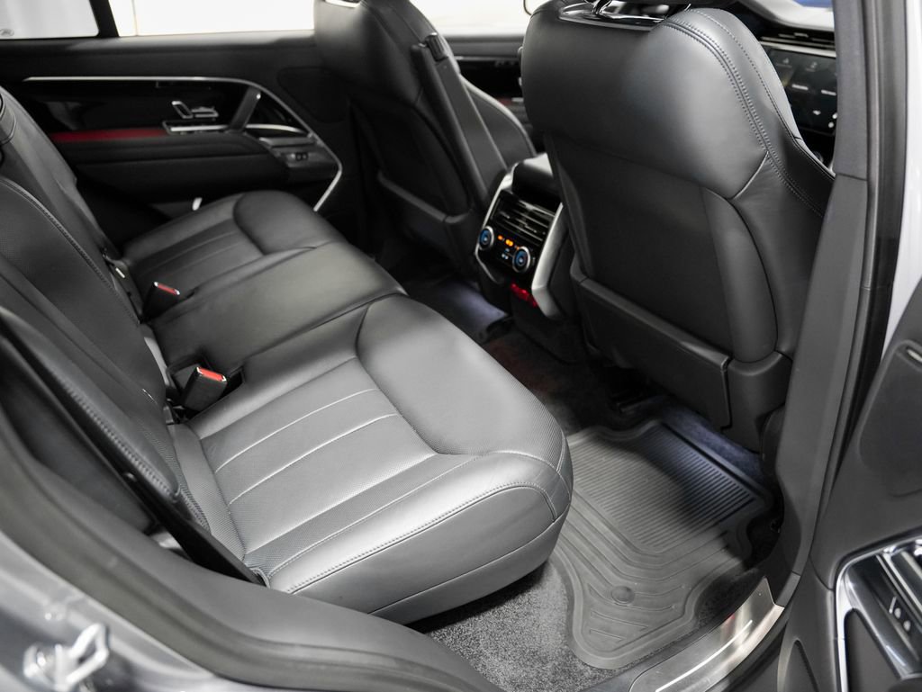 Used 2023 Land Rover Range Rover SE image 30