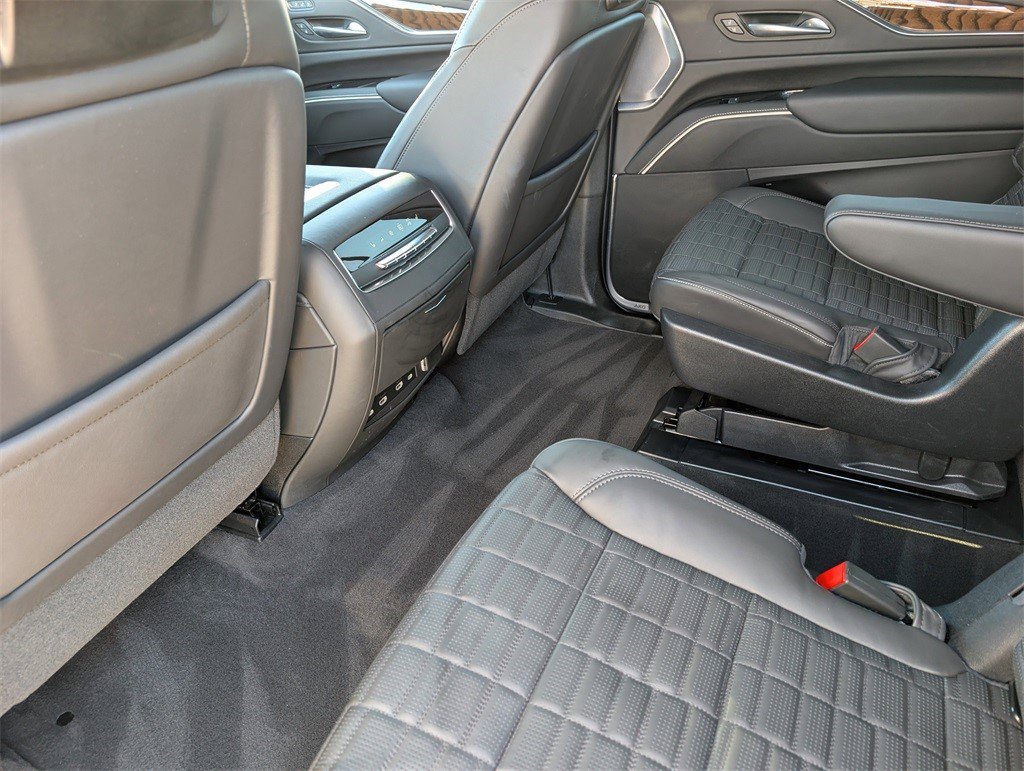 Certified 2023 Cadillac Escalade ESV Premium Luxury Platinum image 16