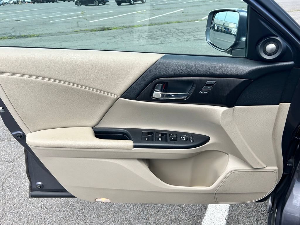 Used 2015 Honda Accord EX-L image 19