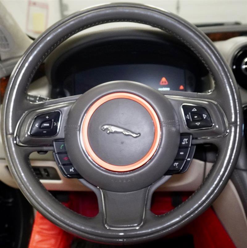 Used 2016 Jaguar XJ L Portfolio image 12