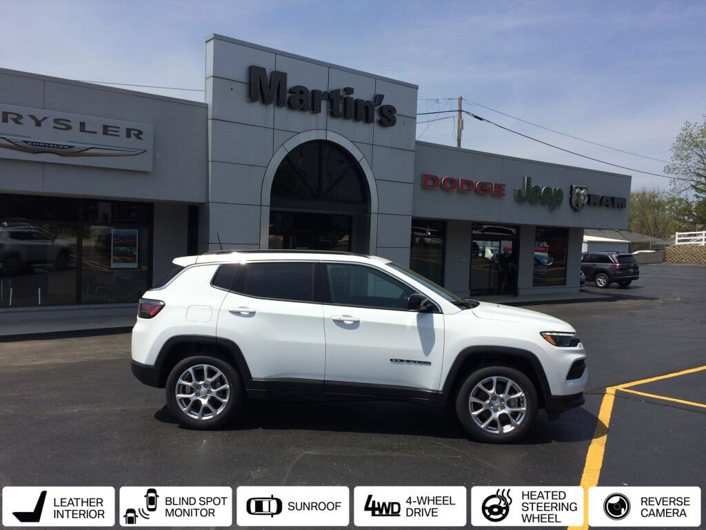 Used 2023 Jeep Compass Latitude w/ Sun and Sound Group AWD/4WD image 1