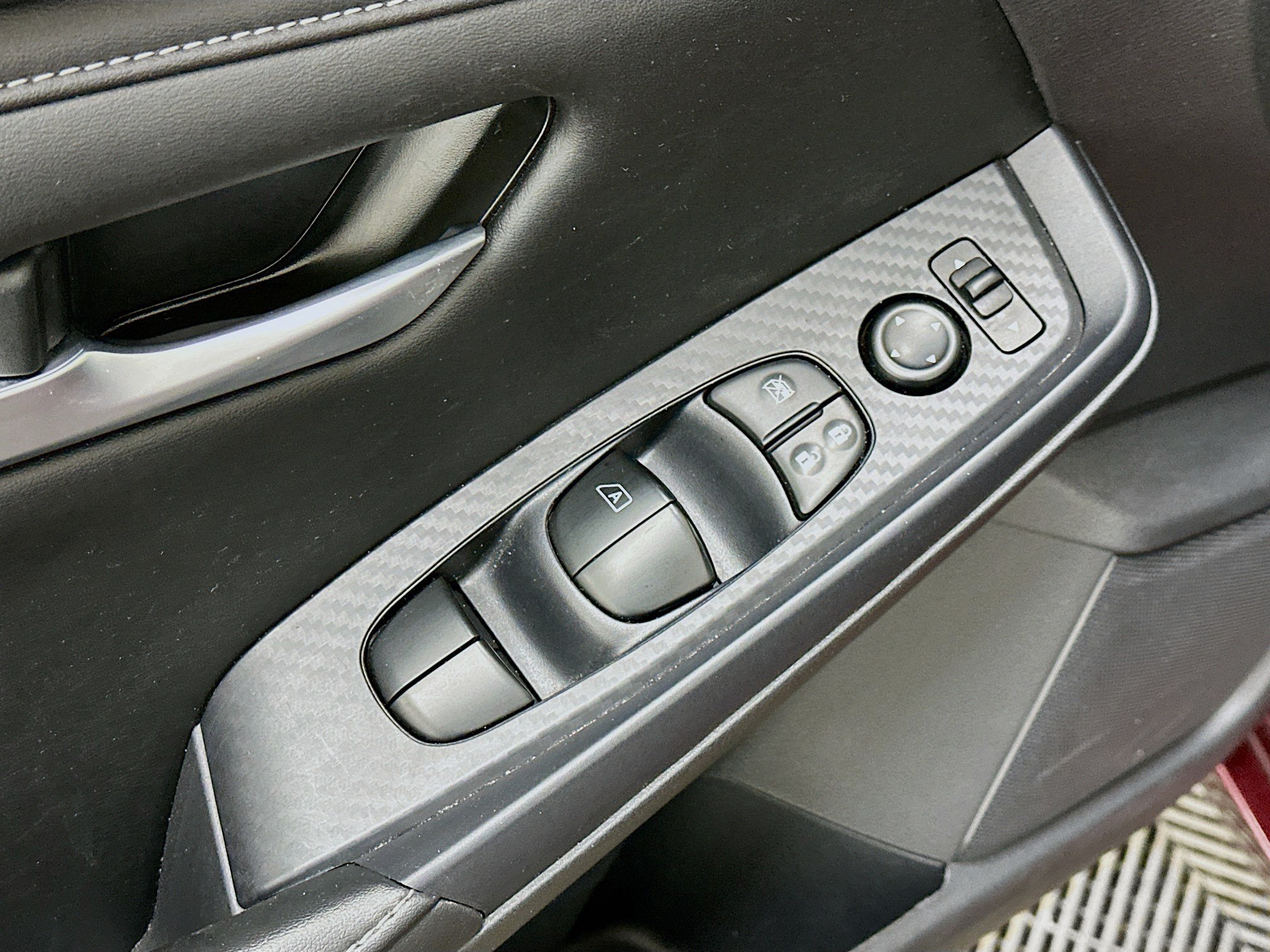 Used 2024 Nissan Sentra SV FWD image 15