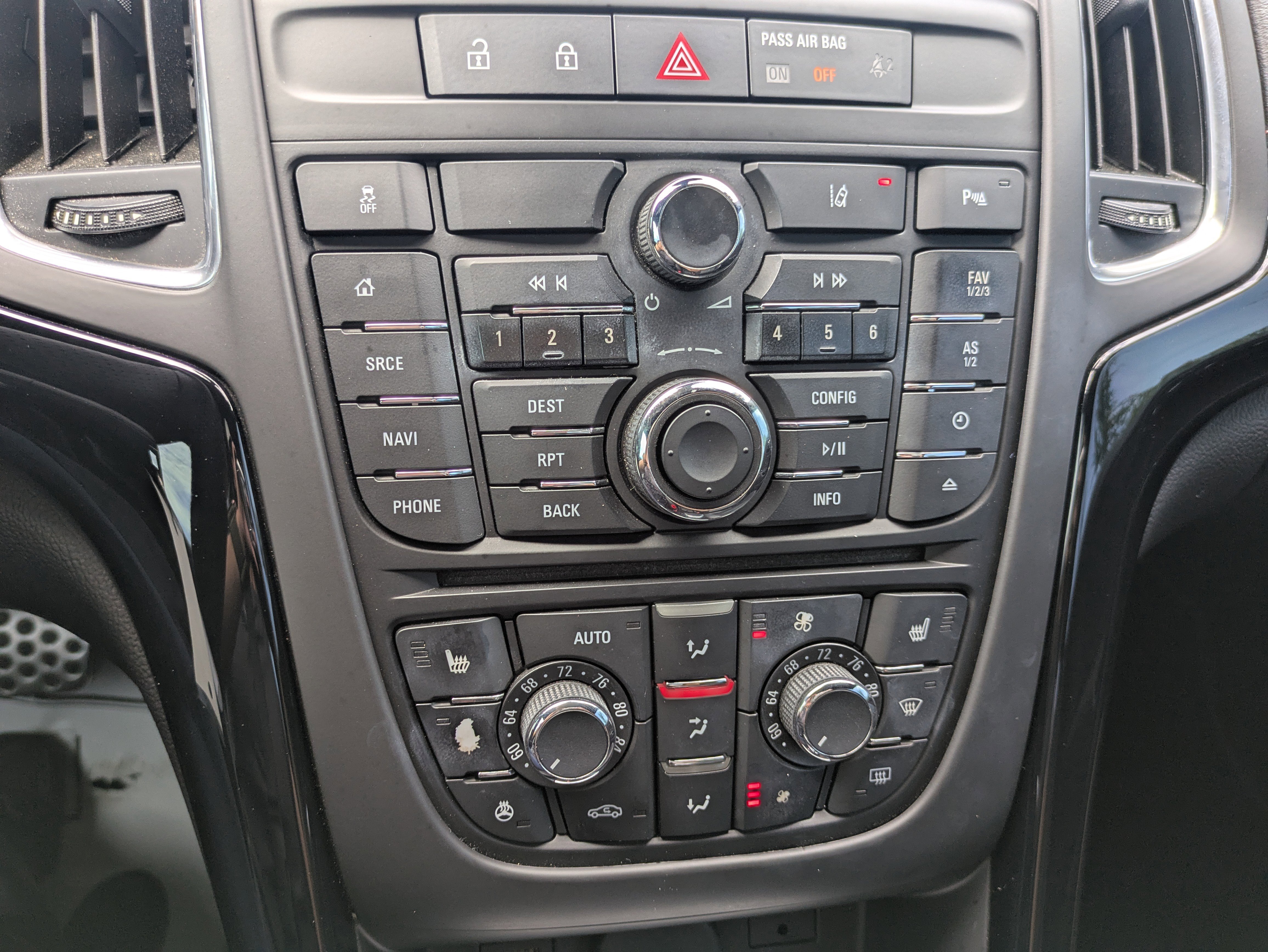 Used 2018 Buick Cascada Sport Touring w/ Dark Effects Package FWD image 29