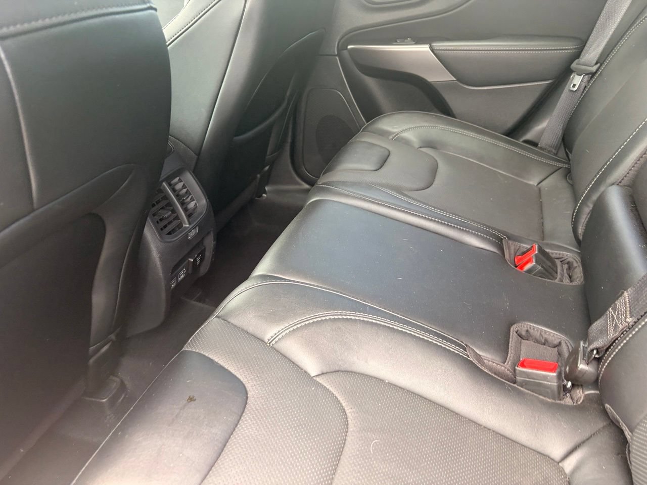 Used 2022 Jeep Cherokee Latitude Lux FWD image 15