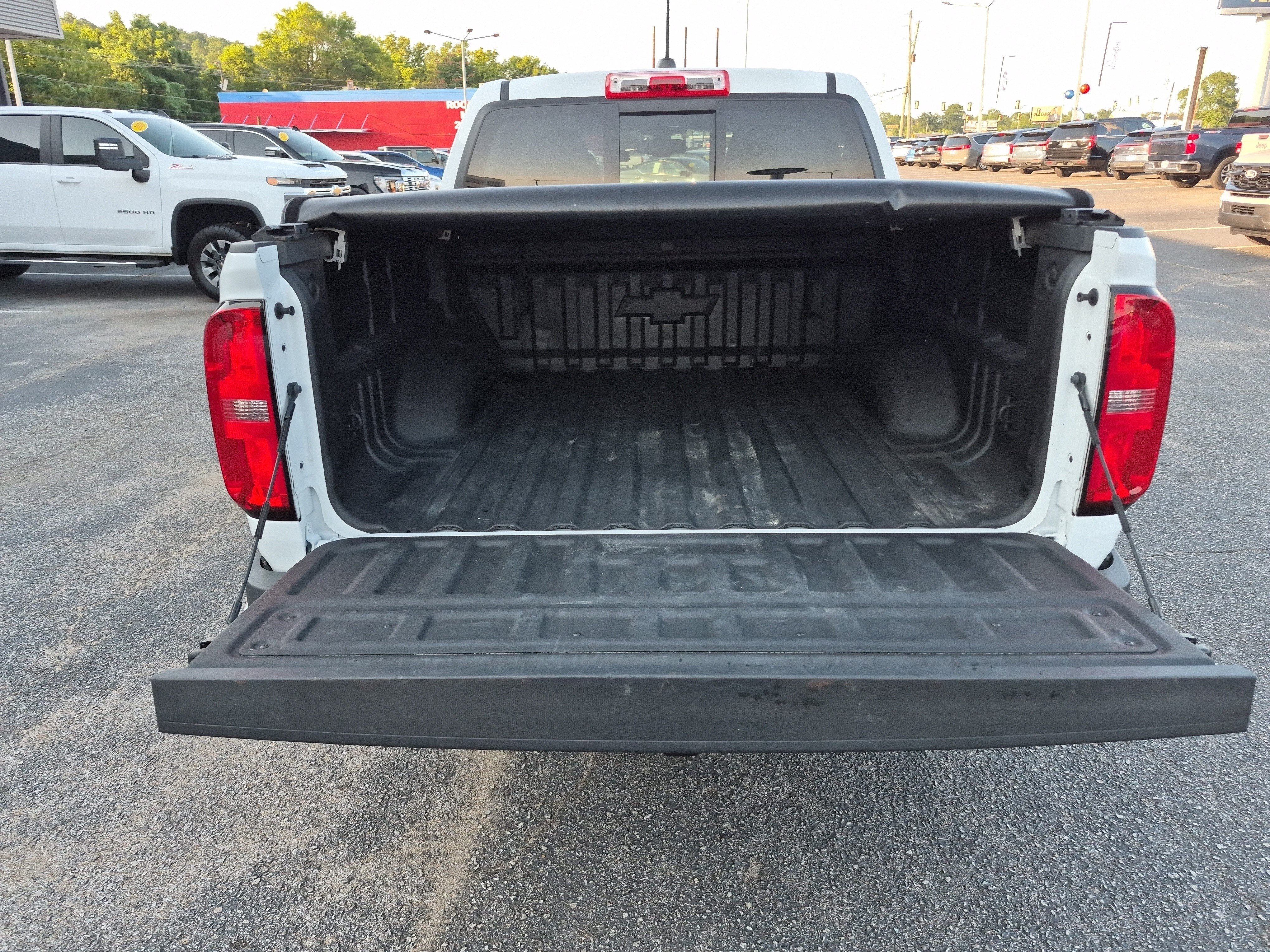 Used 2022 Chevrolet Colorado LT w/ Luxury Package AWD/4WD image 7