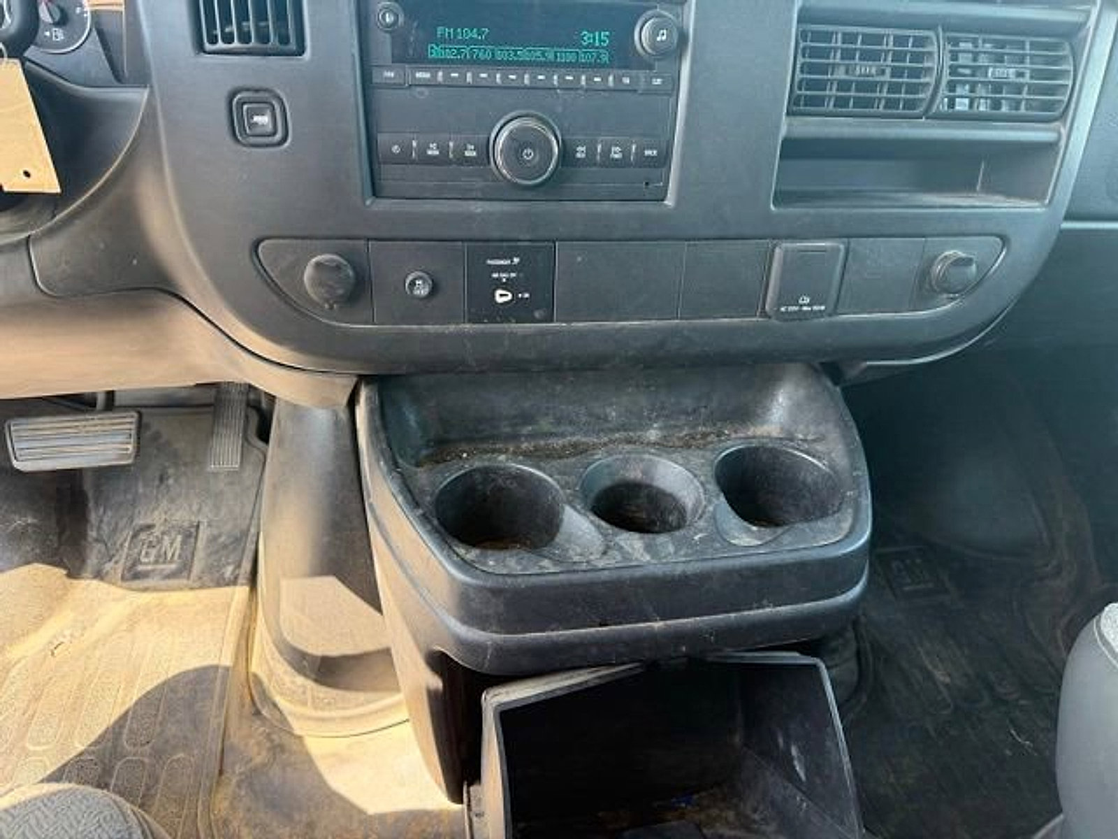 Used 2015 GMC Savana 2500 Extended w/ Chrome Appearance Package RWD image 12