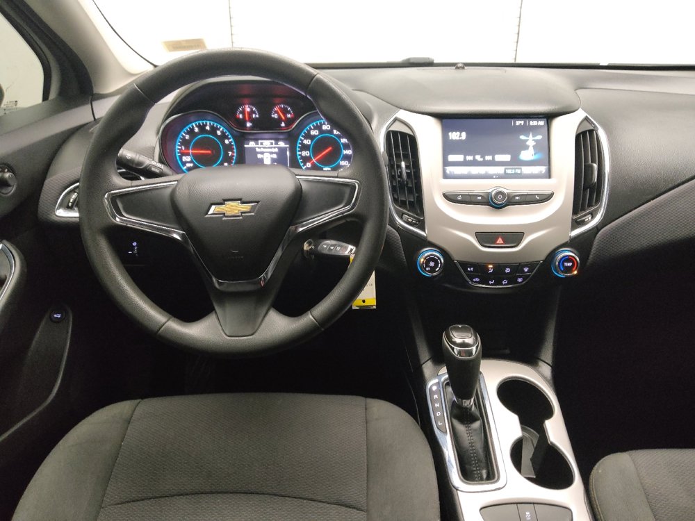 Used 2017 Chevrolet Cruze LS FWD image 22