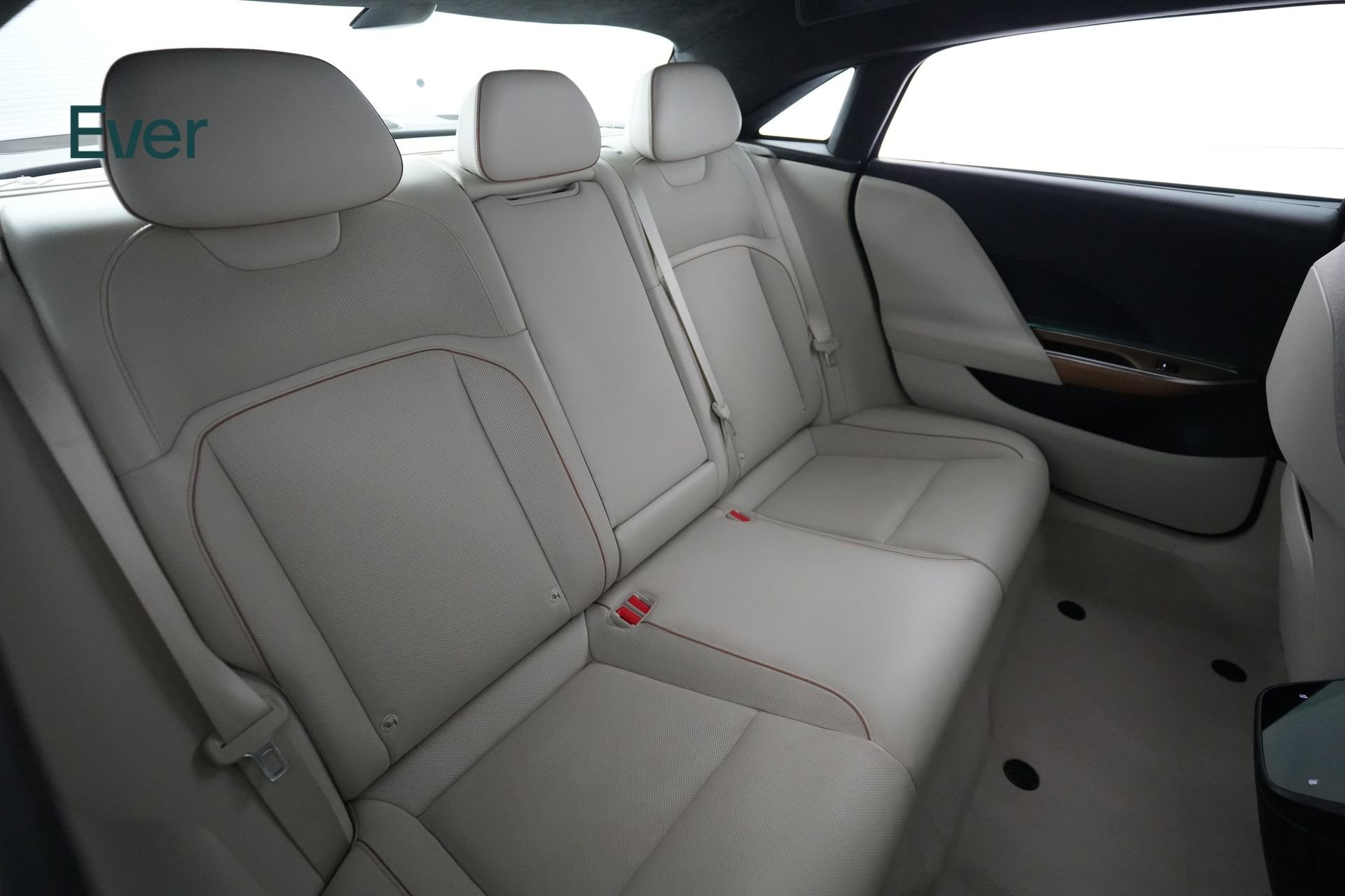 Used 2023 Lucid Air Touring image 5