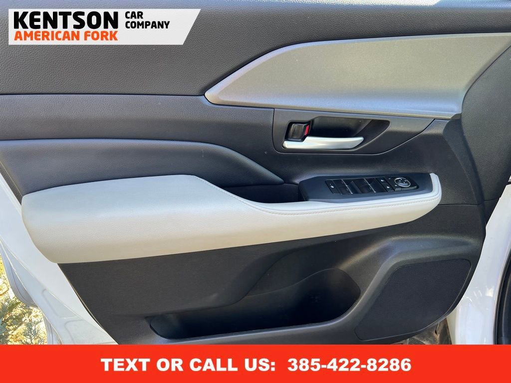 Used 2025 Toyota Grand Highlander AWD image 12