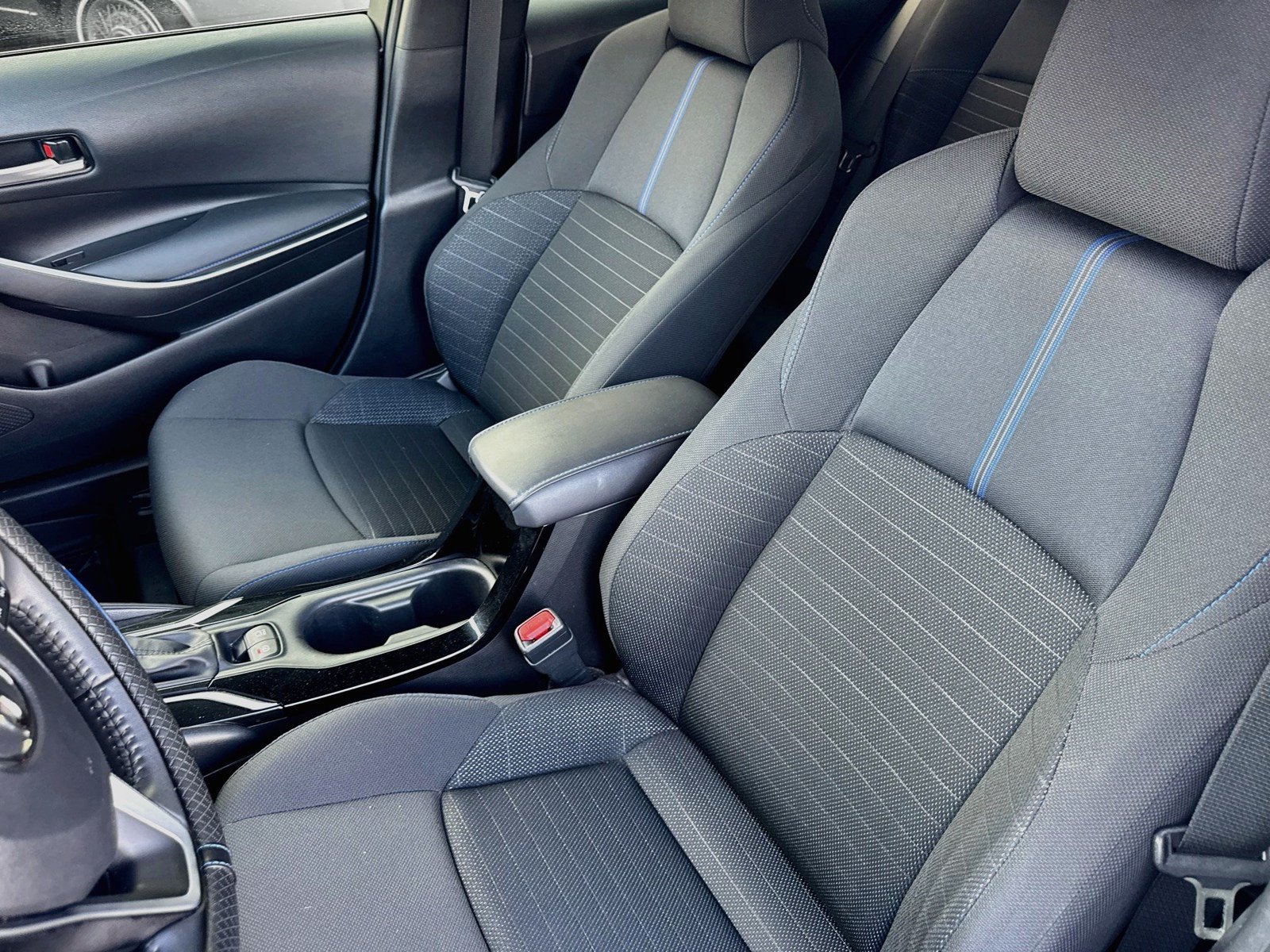 Used 2022 Toyota Corolla SE FWD image 12