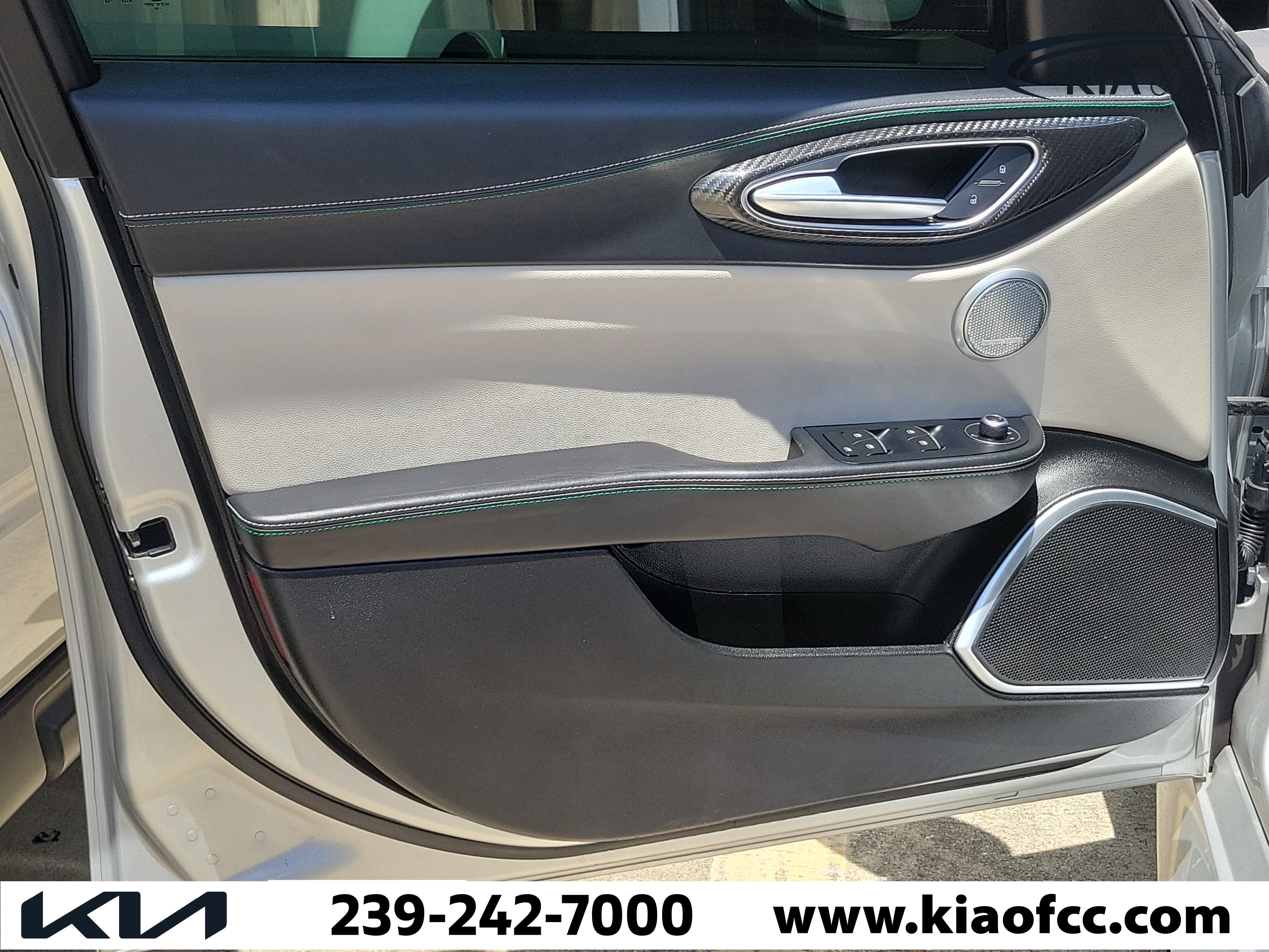 Used 2017 Alfa Romeo Giulia Quadrifoglio image 9