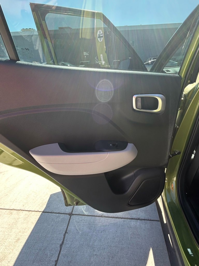 Used 2023 Hyundai Venue SEL image 10