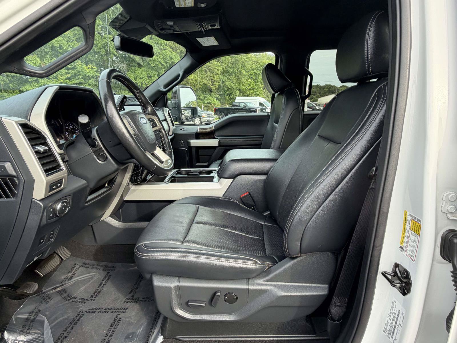 Used 2022 Ford F350 Lariat w/ Black Appearance Package AWD/4WD image 22