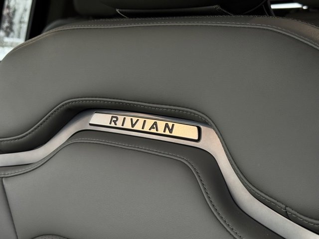 Used 2023 Rivian R1S Adventure image 9
