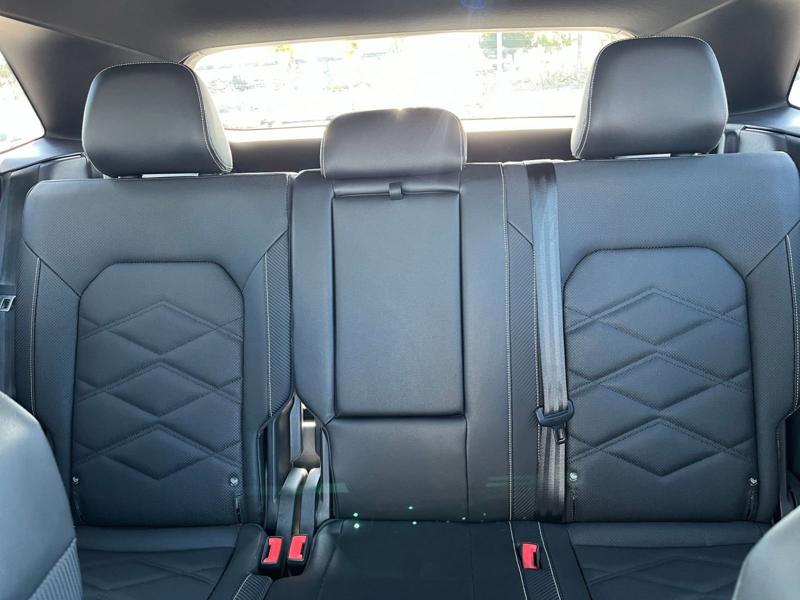 Used 2025 Volkswagen Atlas Cross Sport SE image 38