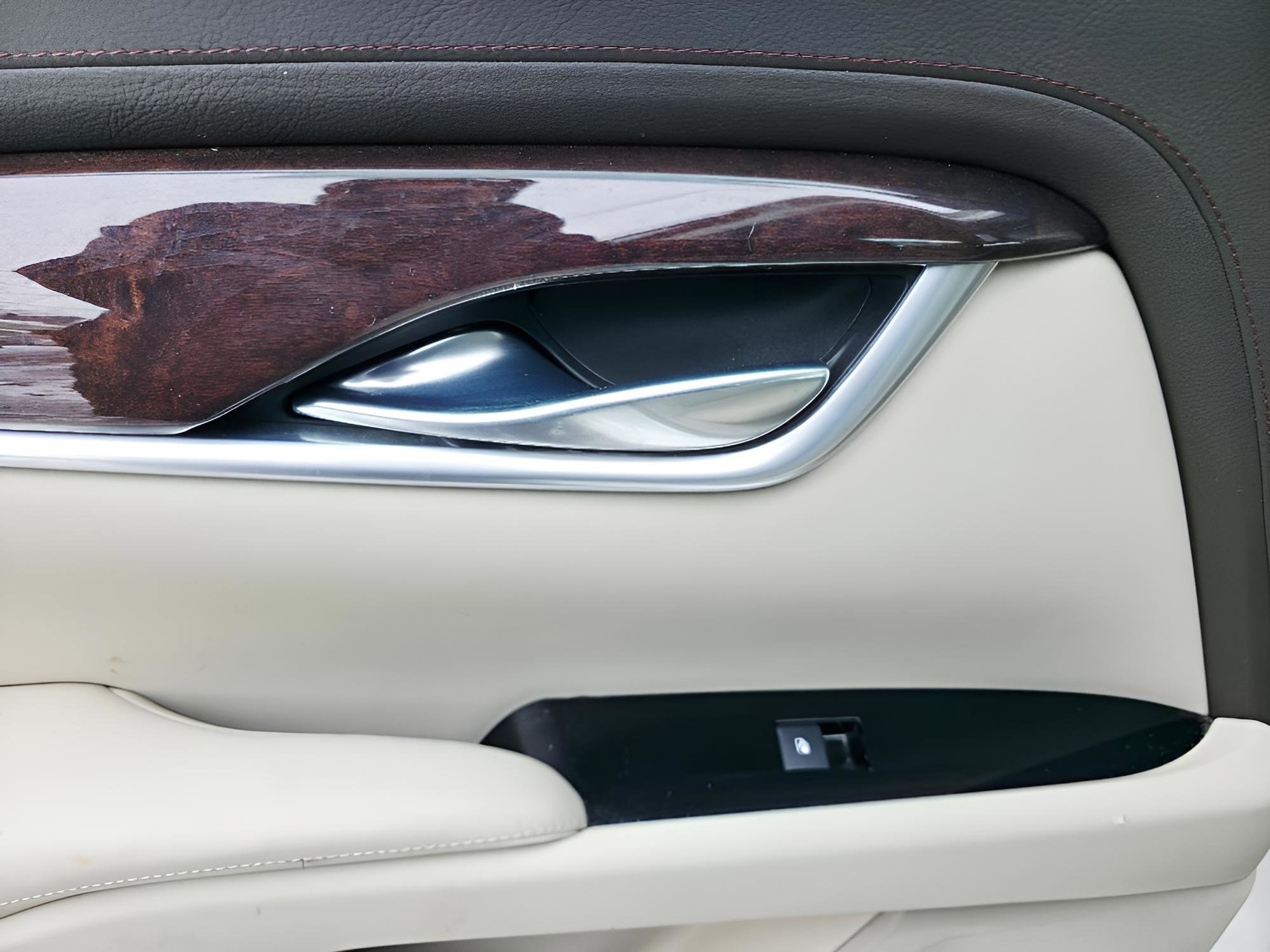 Used 2015 Cadillac XTS Premium image 22