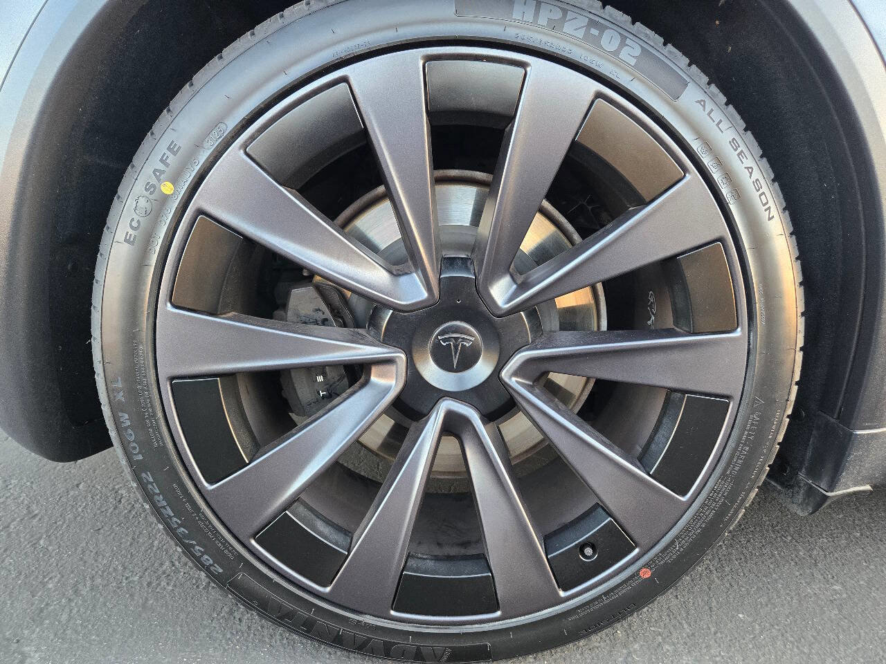 Used 2022 Tesla Model X Plaid image 17