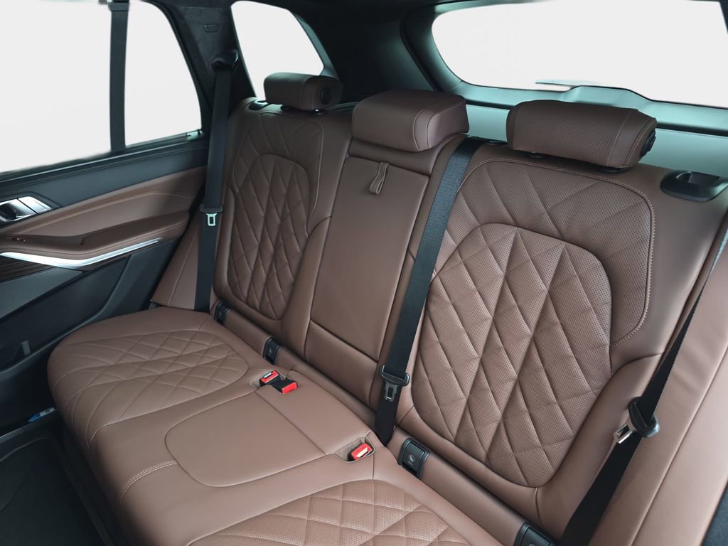 New 2026 BMW X5 xDrive40i w/ Executive Package image 14