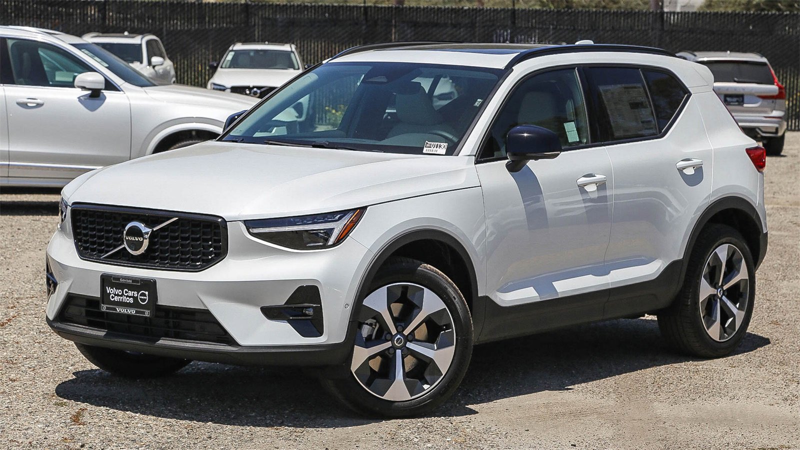 New 2025 Volvo XC40 B5 Plus w/ Protection Package Premier