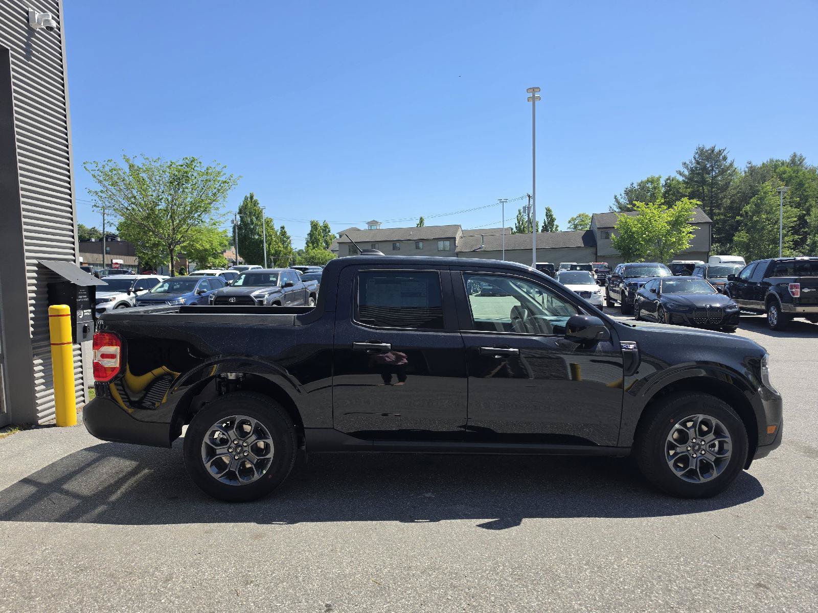 New 2026 Ford Maverick XLT w/ Equipment Group 301A AWD/4WD image 2