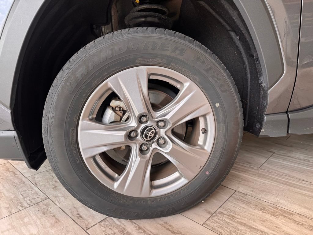 Used 2025 Toyota RAV4 XLE w/ Weather Package AWD/4WD image 22