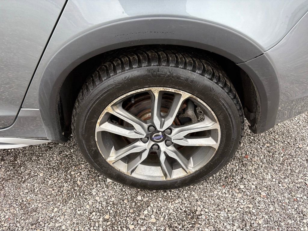 Used 2017 Volvo V60 T5 Cross Country w/ Convenience Package image 20