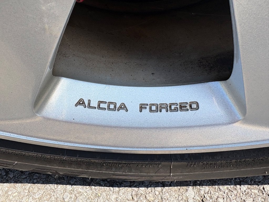 Used 2010 Dodge Challenger SRT8 RWD image 10