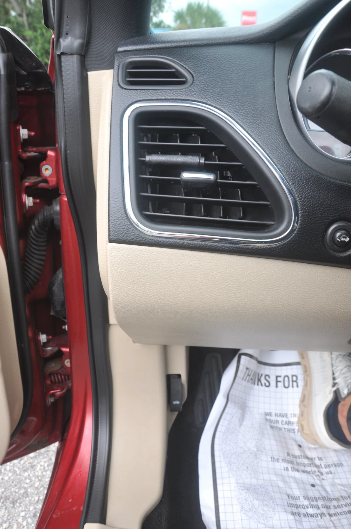 Used 2011 Chrysler 200 Touring FWD image 23