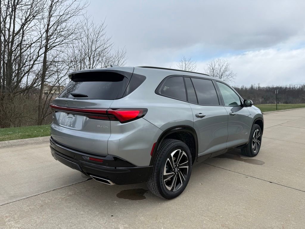 Used 2025 Buick Enclave Sport Touring image 3