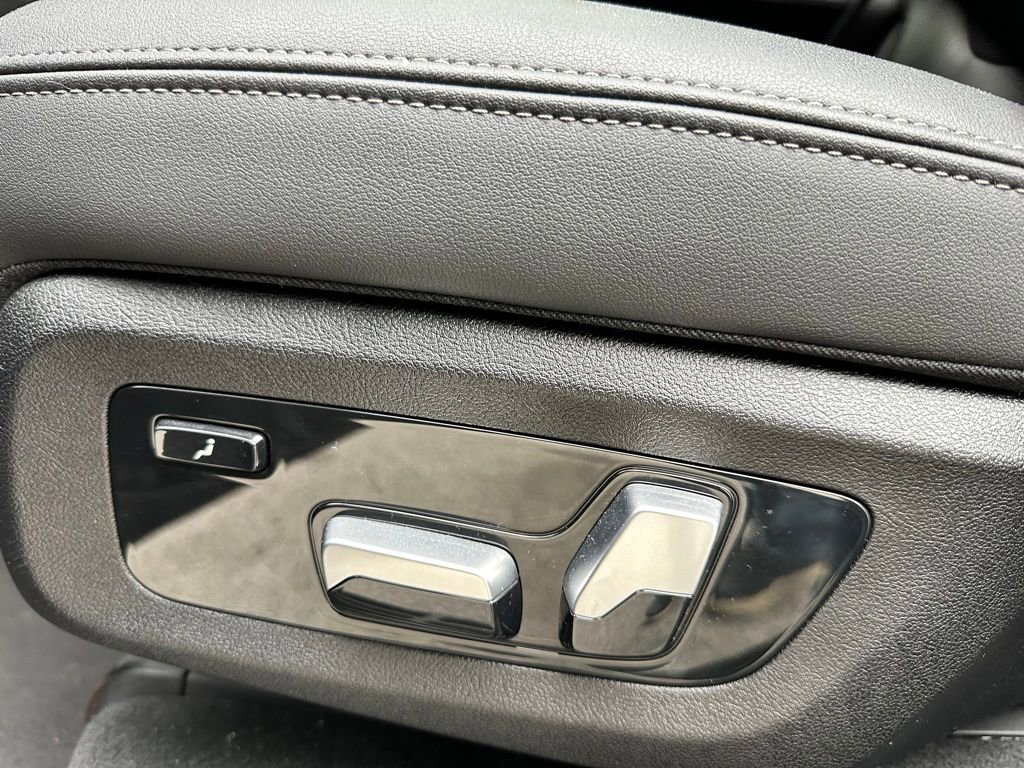 Used 2024 BMW X7 xDrive40i image 15